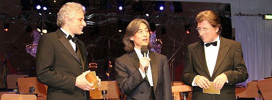 Udo Wachtveitl, Generalmusikdirektor Kent Nagano, Michael Fitz (Foto: Martin Schmitz)